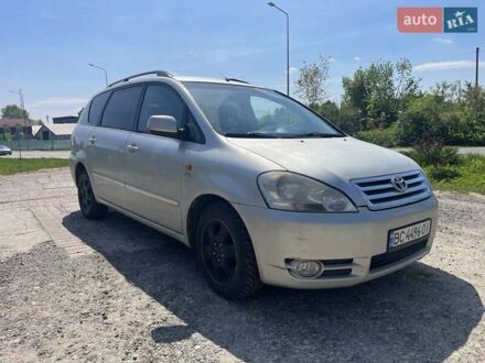 Тойота Авенсис Версо 2003 в Яворове на Automoto.ua Серый Тойота Авенсис Версо, объемом двигателя 2 л и пробегом 372 тыс. км за 3900 $, фото 1 на Automoto.ua