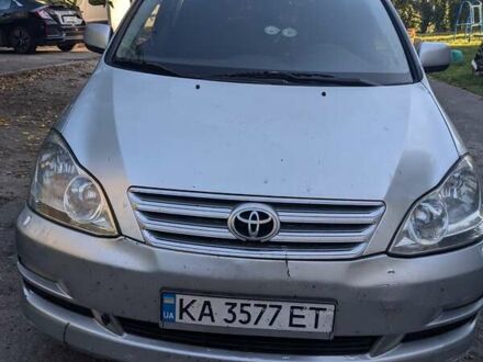Сірий Тойота Авенсіс Версо, об'ємом двигуна 1.99 л та пробігом 271 тис. км за 5000 $, фото 1 на Automoto.ua