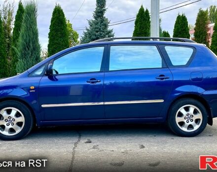 Синий Тойота Авенсис Версо, объемом двигателя 2 л и пробегом 230 тыс. км за 4999 $, фото 1 на Automoto.ua