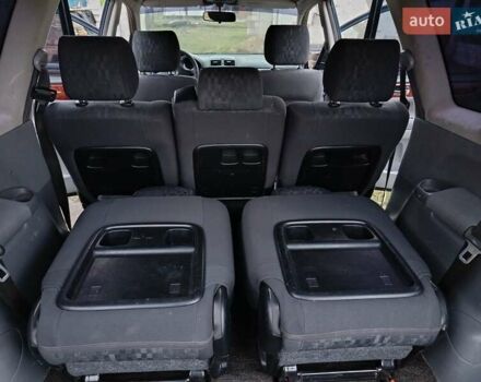 Синій Тойота Авенсіс Версо, об'ємом двигуна 2 л та пробігом 285 тис. км за 5900 $, фото 27 на Automoto.ua