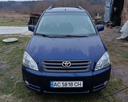 Синій Тойота Авенсіс Версо, об'ємом двигуна 2 л та пробігом 285 тис. км за 5900 $, фото 3 на Automoto.ua