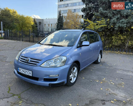 Синий Тойота Авенсис Версо, объемом двигателя 2 л и пробегом 336 тыс. км за 5350 $, фото 23 на Automoto.ua