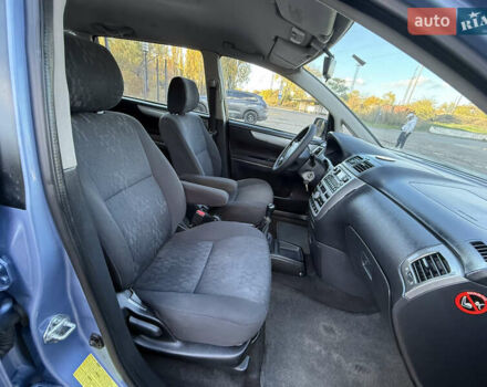 Синий Тойота Авенсис Версо, объемом двигателя 2 л и пробегом 336 тыс. км за 5350 $, фото 5 на Automoto.ua