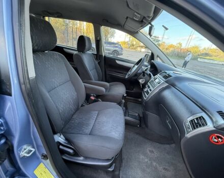 Синий Тойота Авенсис Версо, объемом двигателя 2 л и пробегом 336 тыс. км за 5350 $, фото 3 на Automoto.ua