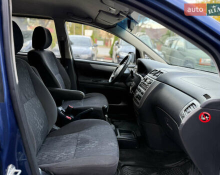 Синий Тойота Авенсис Версо, объемом двигателя 2 л и пробегом 373 тыс. км за 3650 $, фото 15 на Automoto.ua
