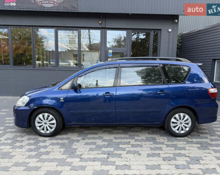Синий Тойота Авенсис Версо, объемом двигателя 2 л и пробегом 373 тыс. км за 3650 $, фото 7 на Automoto.ua