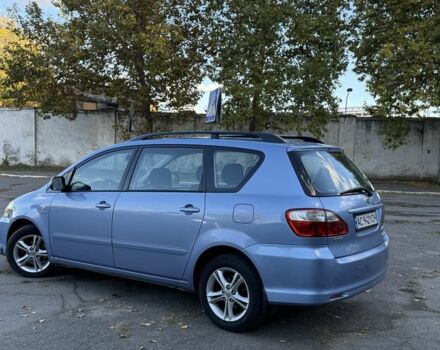 Синий Тойота Авенсис Версо, объемом двигателя 2 л и пробегом 336 тыс. км за 5350 $, фото 1 на Automoto.ua