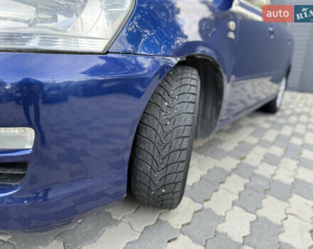 Синий Тойота Авенсис Версо, объемом двигателя 2 л и пробегом 373 тыс. км за 3650 $, фото 8 на Automoto.ua