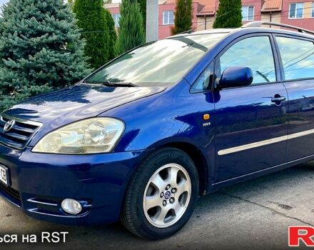 Синий Тойота Авенсис Версо, объемом двигателя 2 л и пробегом 230 тыс. км за 4999 $, фото 1 на Automoto.ua