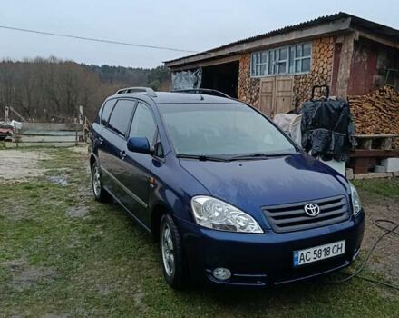 Синий Тойота Авенсис Версо, объемом двигателя 2 л и пробегом 285 тыс. км за 5900 $, фото 1 на Automoto.ua