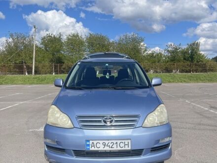 Тойота Авенсис Версо 2005 в Луцке на Automoto.ua Синий Тойота Авенсис Версо, объемом двигателя 2 л и пробегом 330 тыс. км за 6000 $, фото 1 на Automoto.ua