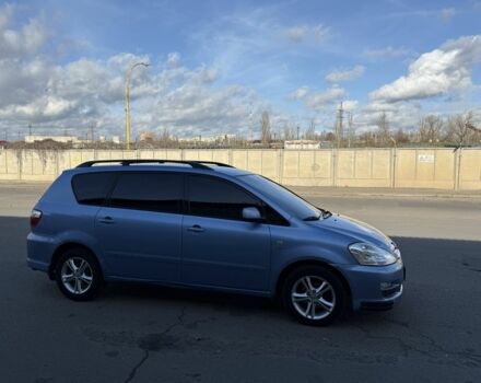 Синій Тойота Авенсіс Версо, об'ємом двигуна 2 л та пробігом 336 тис. км за 4750 $, фото 1 на Automoto.ua