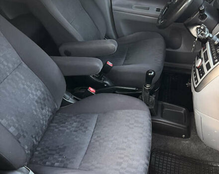 Зеленый Тойота Авенсис Версо, объемом двигателя 2 л и пробегом 330 тыс. км за 4950 $, фото 14 на Automoto.ua