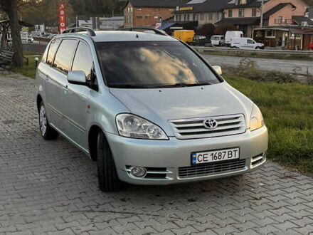 Зеленый Тойота Авенсис Версо, объемом двигателя 2 л и пробегом 330 тыс. км за 4950 $, фото 1 на Automoto.ua