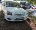 Белый Тойота Авенсис, объемом двигателя 2 л и пробегом 350 тыс. км за 3500 $, фото 1 на Automoto.ua