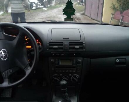 Білий Тойота Авенсіс, об'ємом двигуна 2 л та пробігом 206 тис. км за 7400 $, фото 5 на Automoto.ua