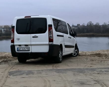 Білий Тойота Авенсіс, об'ємом двигуна 2 л та пробігом 244 тис. км за 7800 $, фото 5 на Automoto.ua