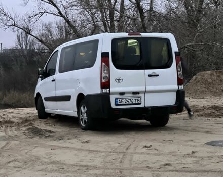 Білий Тойота Авенсіс, об'ємом двигуна 2 л та пробігом 244 тис. км за 7800 $, фото 3 на Automoto.ua