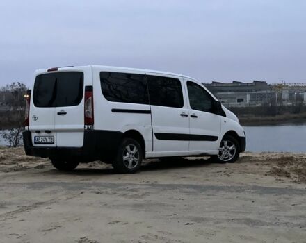 Білий Тойота Авенсіс, об'ємом двигуна 2 л та пробігом 244 тис. км за 7800 $, фото 6 на Automoto.ua