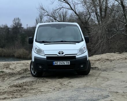 Білий Тойота Авенсіс, об'ємом двигуна 2 л та пробігом 244 тис. км за 7800 $, фото 1 на Automoto.ua