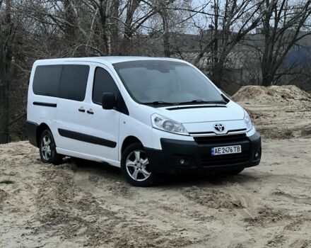 Білий Тойота Авенсіс, об'ємом двигуна 2 л та пробігом 244 тис. км за 7800 $, фото 2 на Automoto.ua