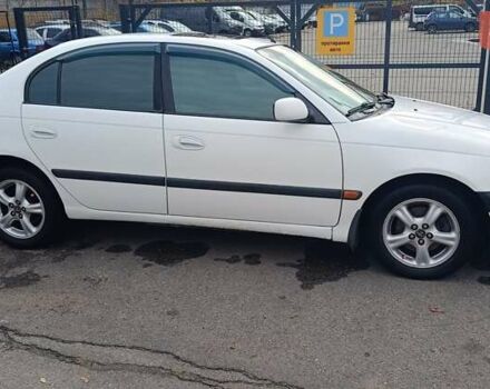 Белый Тойота Авенсис, объемом двигателя 2 л и пробегом 550 тыс. км за 3800 $, фото 1 на Automoto.ua