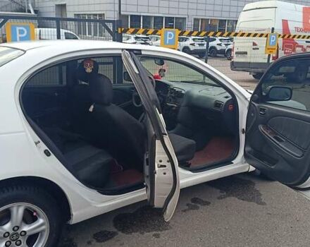 Белый Тойота Авенсис, объемом двигателя 2 л и пробегом 550 тыс. км за 3800 $, фото 3 на Automoto.ua