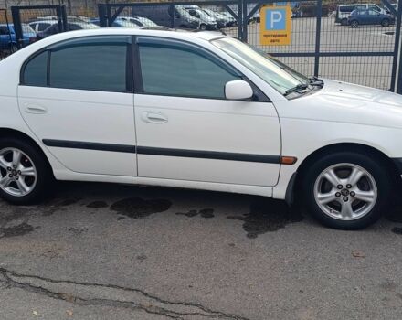 Белый Тойота Авенсис, объемом двигателя 2 л и пробегом 399 тыс. км за 3800 $, фото 4 на Automoto.ua