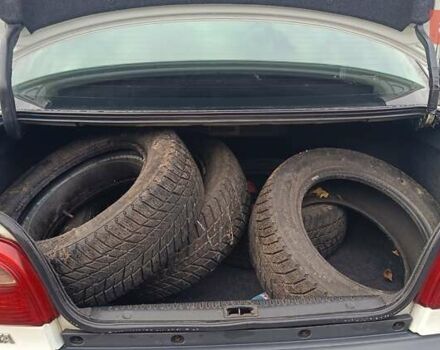 Белый Тойота Авенсис, объемом двигателя 2 л и пробегом 550 тыс. км за 3800 $, фото 6 на Automoto.ua