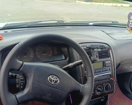 Белый Тойота Авенсис, объемом двигателя 2 л и пробегом 399 тыс. км за 3800 $, фото 13 на Automoto.ua