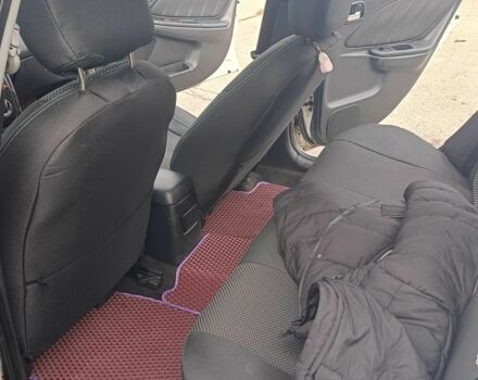 Белый Тойота Авенсис, объемом двигателя 2 л и пробегом 399 тыс. км за 3800 $, фото 19 на Automoto.ua