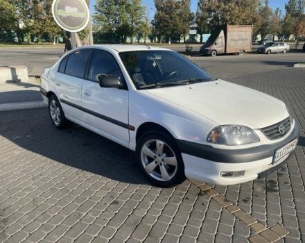 Белый Тойота Авенсис, объемом двигателя 1.8 л и пробегом 228 тыс. км за 4200 $, фото 1 на Automoto.ua