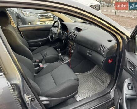 Білий Тойота Авенсіс, об'ємом двигуна 1.8 л та пробігом 178 тис. км за 3800 $, фото 11 на Automoto.ua