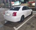 Белый Тойота Авенсис, объемом двигателя 2 л и пробегом 330 тыс. км за 5800 $, фото 1 на Automoto.ua