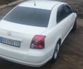 Белый Тойота Авенсис, объемом двигателя 2 л и пробегом 330 тыс. км за 5999 $, фото 4 на Automoto.ua