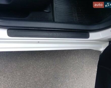 Білий Тойота Авенсіс, об'ємом двигуна 2 л та пробігом 240 тис. км за 7800 $, фото 9 на Automoto.ua