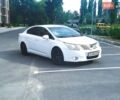 Білий Тойота Авенсіс, об'ємом двигуна 2 л та пробігом 240 тис. км за 7800 $, фото 1 на Automoto.ua