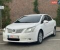 Белый Тойота Авенсис, объемом двигателя 2 л и пробегом 292 тыс. км за 7900 $, фото 1 на Automoto.ua