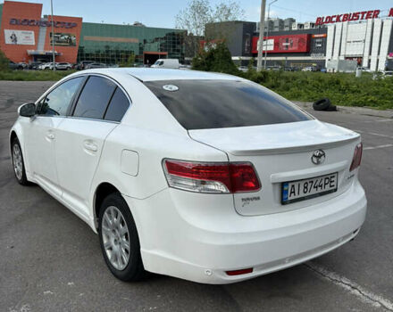 Белый Тойота Авенсис, объемом двигателя 2 л и пробегом 372 тыс. км за 7700 $, фото 5 на Automoto.ua