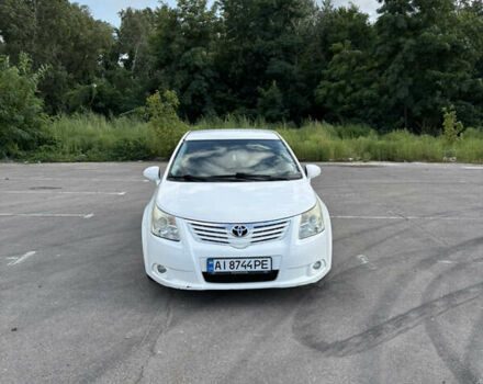 Белый Тойота Авенсис, объемом двигателя 2 л и пробегом 372 тыс. км за 7700 $, фото 1 на Automoto.ua