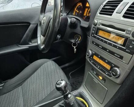 Білий Тойота Авенсіс, об'ємом двигуна 2 л та пробігом 219 тис. км за 7900 $, фото 17 на Automoto.ua