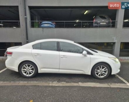 Білий Тойота Авенсіс, об'ємом двигуна 2 л та пробігом 219 тис. км за 7900 $, фото 3 на Automoto.ua