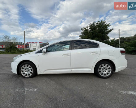 Белый Тойота Авенсис, объемом двигателя 2 л и пробегом 372 тыс. км за 7700 $, фото 3 на Automoto.ua