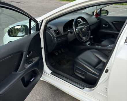 Белый Тойота Авенсис, объемом двигателя 2 л и пробегом 372 тыс. км за 7700 $, фото 13 на Automoto.ua
