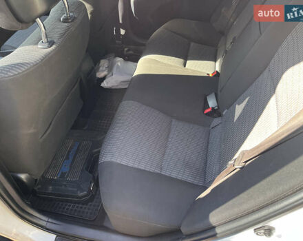 Белый Тойота Авенсис, объемом двигателя 1.8 л и пробегом 224 тыс. км за 9300 $, фото 9 на Automoto.ua