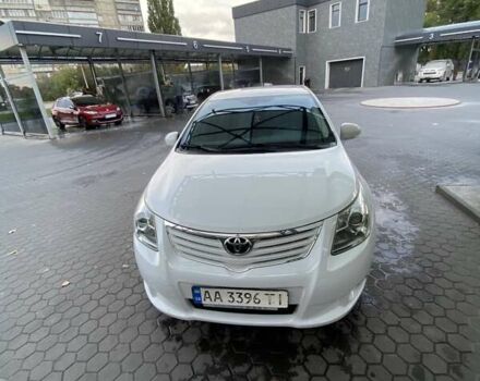 Белый Тойота Авенсис, объемом двигателя 2 л и пробегом 236 тыс. км за 10599 $, фото 7 на Automoto.ua