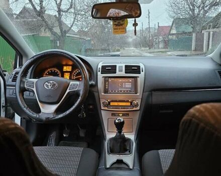 Белый Тойота Авенсис, объемом двигателя 1.8 л и пробегом 205 тыс. км за 9999 $, фото 19 на Automoto.ua