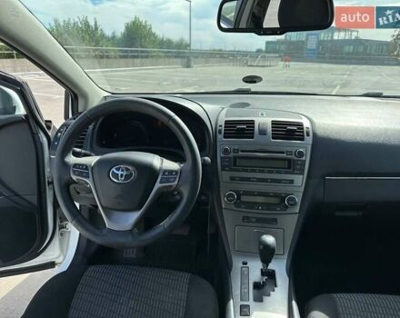 Білий Тойота Авенсіс, об'ємом двигуна 1.8 л та пробігом 235 тис. км за 8800 $, фото 8 на Automoto.ua