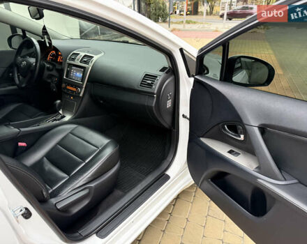 Белый Тойота Авенсис, объемом двигателя 1.8 л и пробегом 164 тыс. км за 8800 $, фото 17 на Automoto.ua