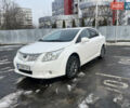 Белый Тойота Авенсис, объемом двигателя 1.99 л и пробегом 170 тыс. км за 9500 $, фото 1 на Automoto.ua